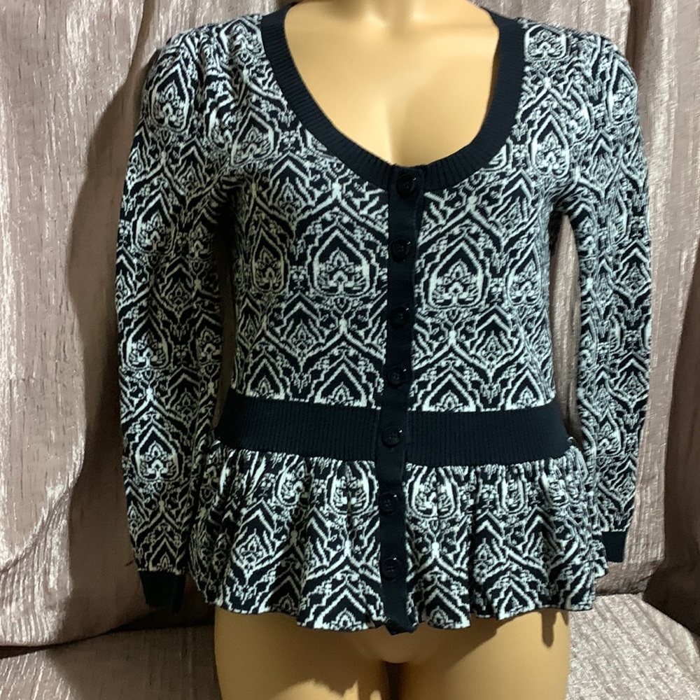 APT.9 Sweater Cardigan Cropped M Black White Front Buttons Long Sleeve Stretchy
